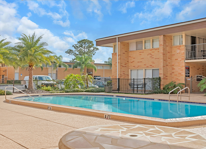 The Landings at Southpoint Pool